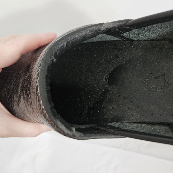 Dansko black crackled design clogs women's size 37 - Picture 10 of 11